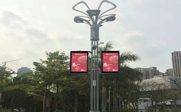 鄭州戶外燈桿LED顯示屏，LED燈桿屏